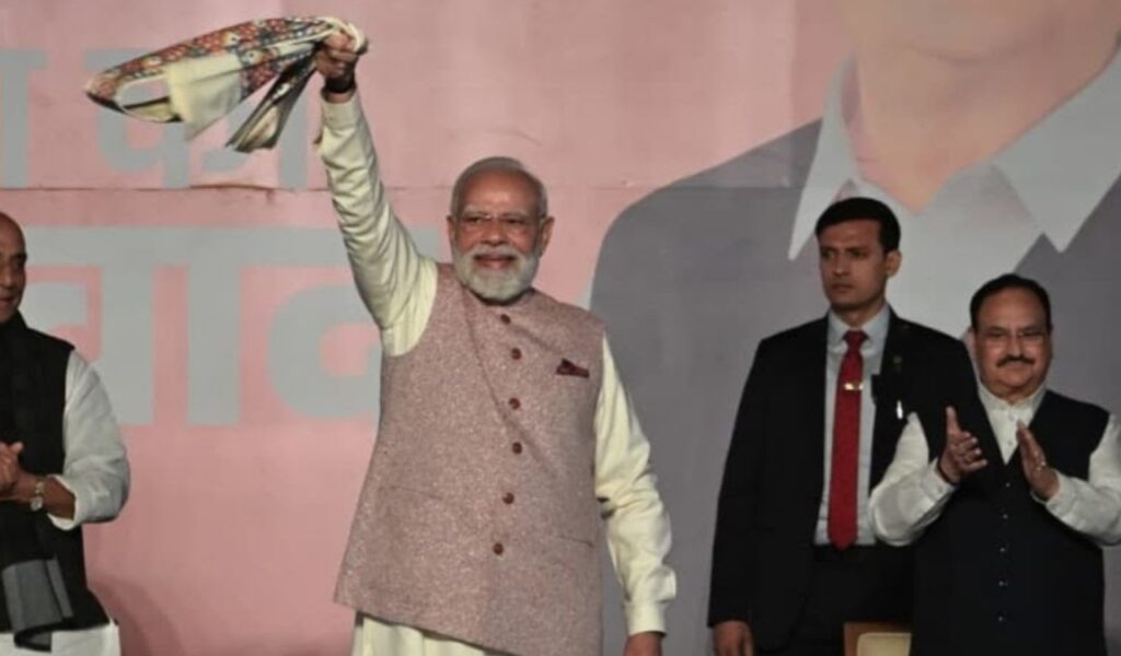 Bihar की विजय सभा में PM Modi का बड़ा हमला: Congress