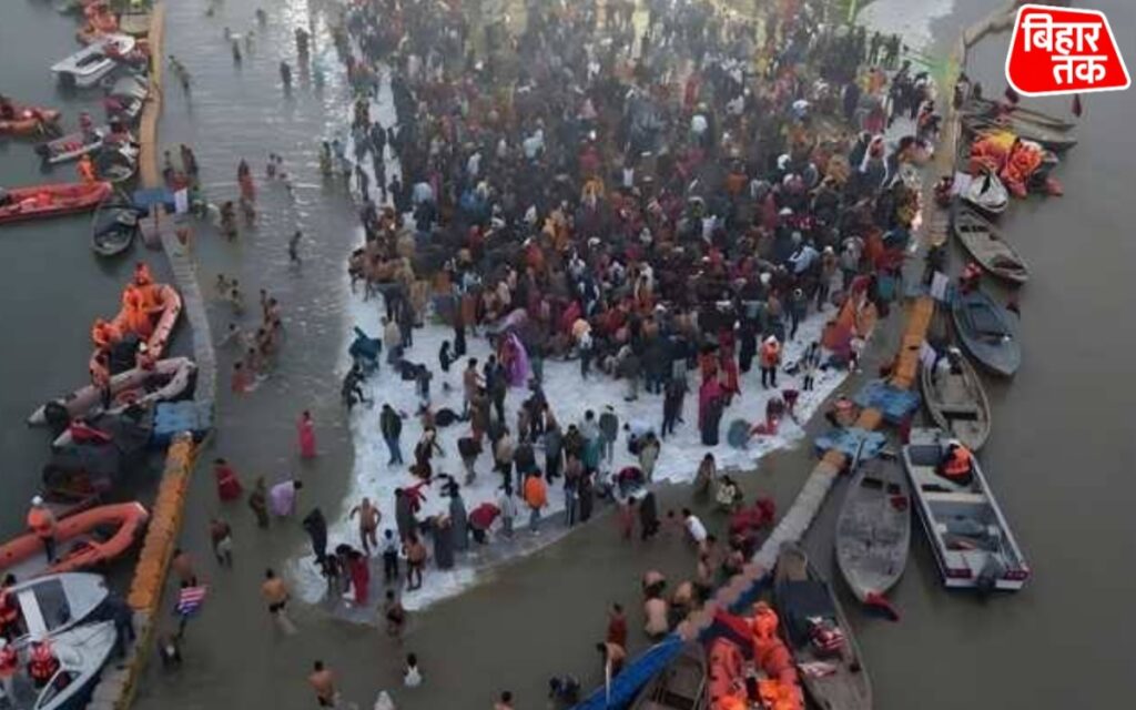 Uttar Pradesh: माघ मेला 2026 के शाही स्नान पर त्रिवेणी संगम में उमड़ा जनसैलाब