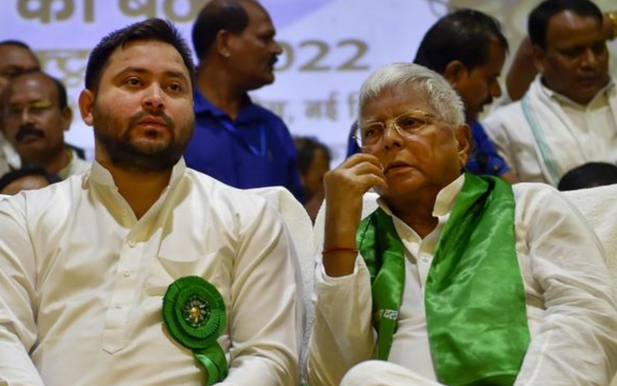 Jamin के बदले नौकरी मामला: Delhi Court ने Lalu Prasad Yadav Rabdi Devi