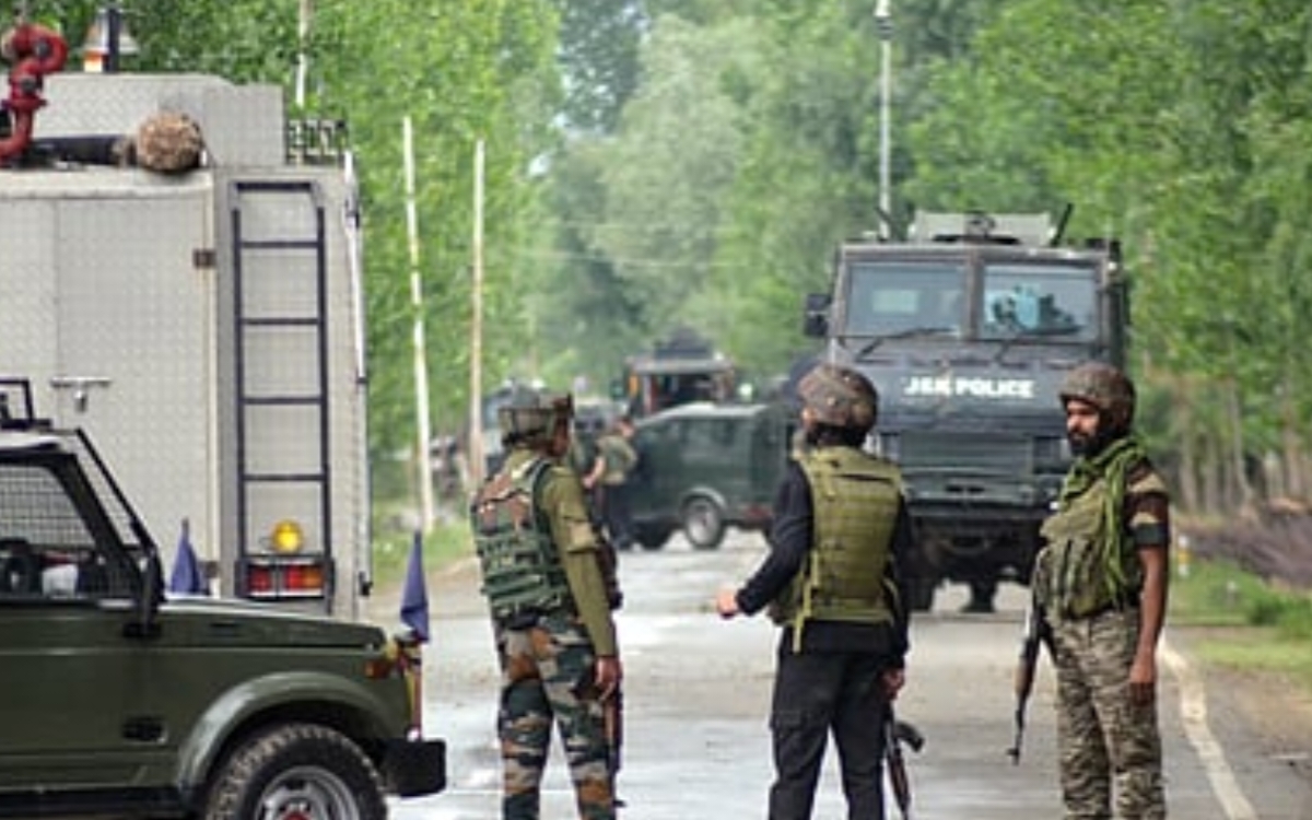 Jammu Kashmir के डोडा में दर्दनाक हादसा: सेना का वाहन खाई में गिरा 10 जवान शहीद