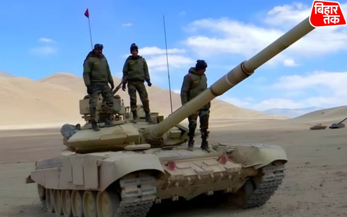 Naravane संस्मरण विवाद समझाया गया: उस रात को लेकर अलग दावे जब Indian और Chinese Tanks आमने सामने आ गए थे